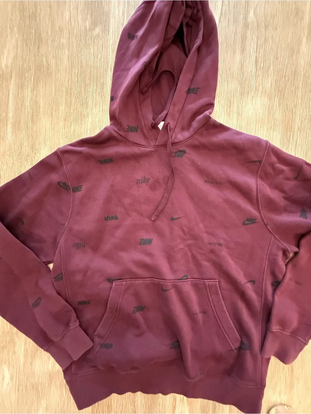 Nike Club Fleece All-Over Print Multi Logo Hoodie Medium Maroon Burgundy